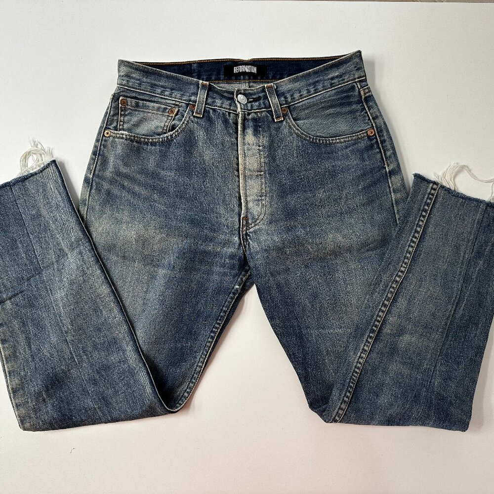 Reformation Upcycled Vintage 1990s Levi's Distressed Wash Blue Jeans sz 28
